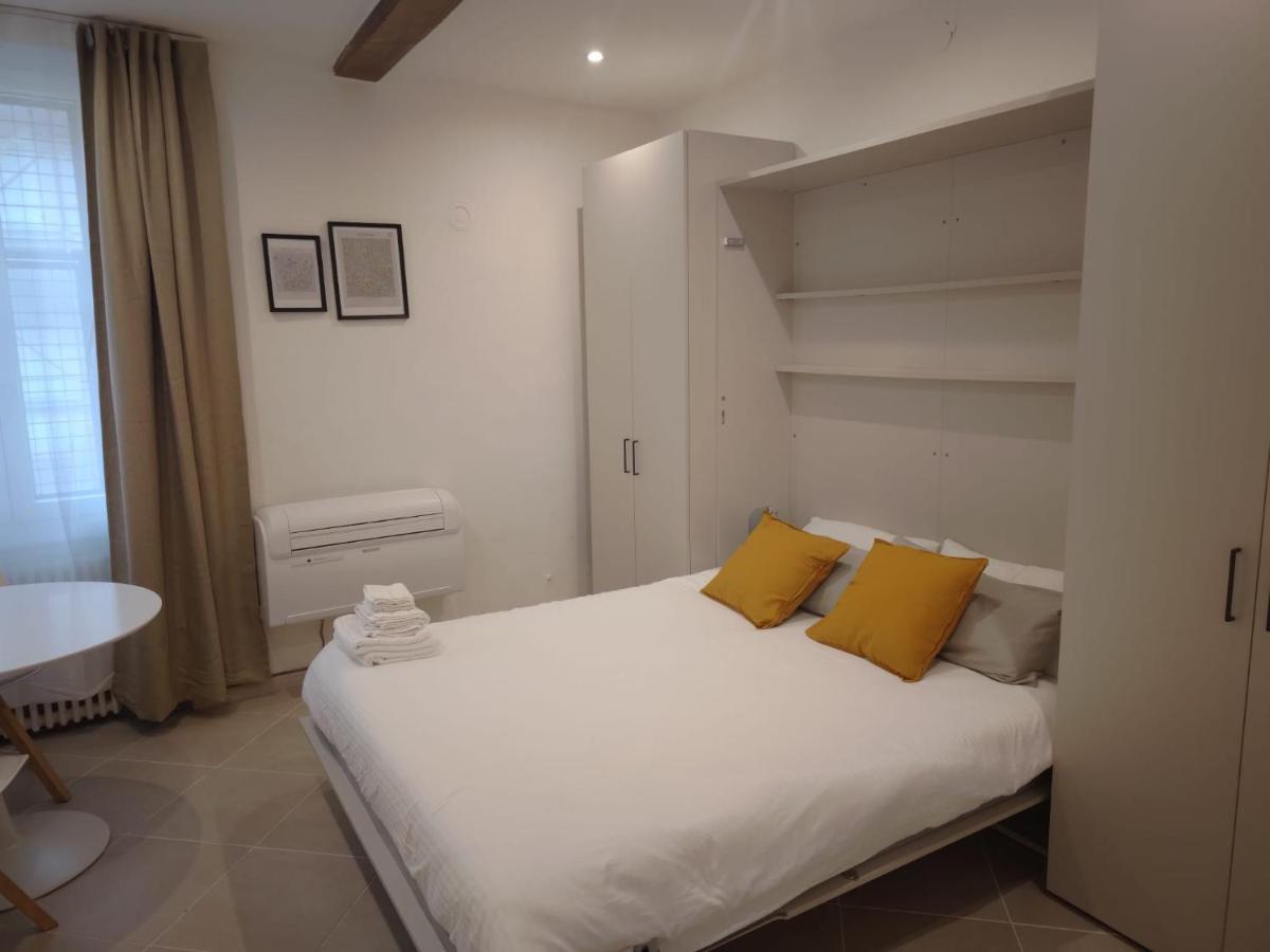 Guazzo Apartment - Self Check-In Парма Екстериор снимка