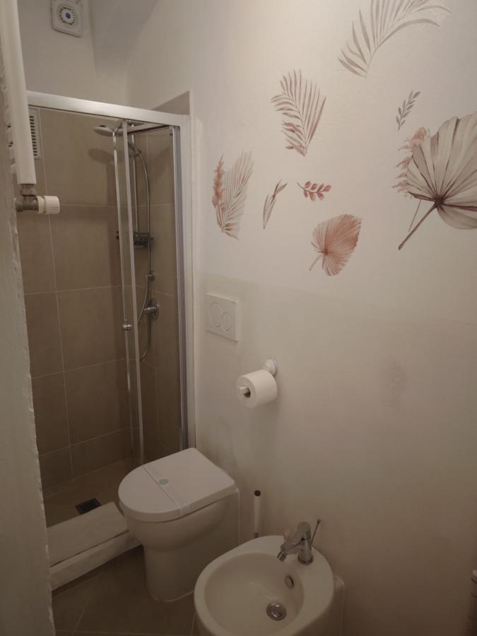 Guazzo Apartment - Self Check-In Парма Екстериор снимка