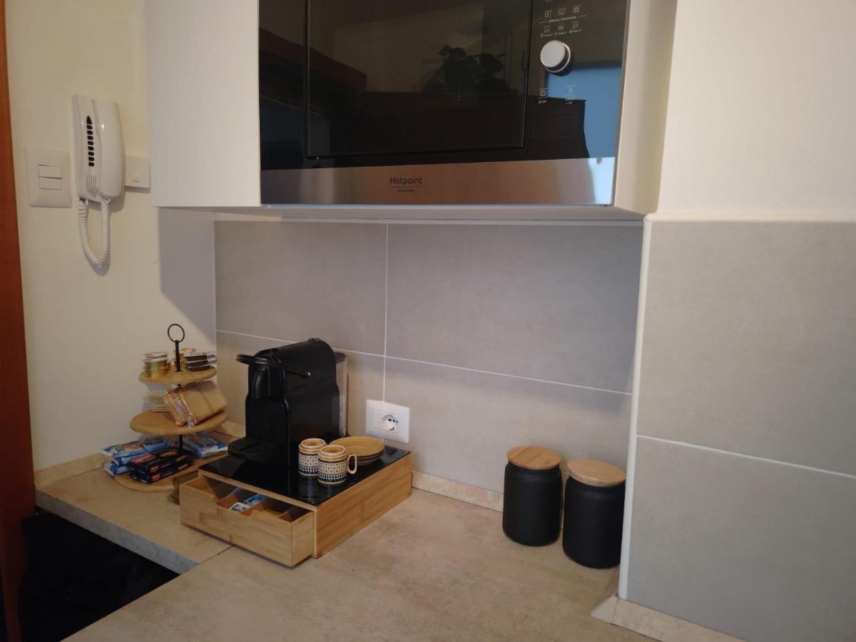 Guazzo Apartment - Self Check-In Парма Екстериор снимка